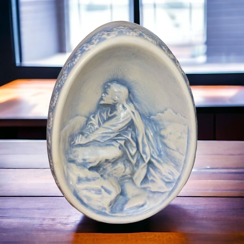 Vtg 1976 Byron Molds Easter Egg Ceramic Jesus Kneeling/Cross 3D Figurine